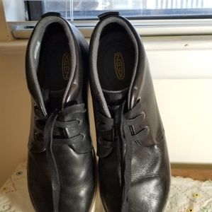 Keen Mens Black Leather Santa Cruz shoe